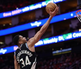 爱游戏体育-字母哥巅峰对决，西亚卡姆与30激战DWG分钟，爆冷胜负难料！的简单介绍