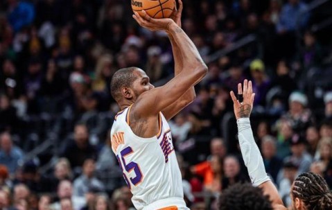 AYX-杜兰特回归赛场，高光表现首场状态亮眼，西班牙队观众沸腾！的简单介绍